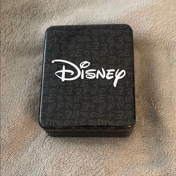 Disney wallet in collectible tin box - Picture 3 of 6